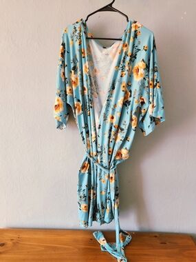Women's Medium Floral Wrap Robe